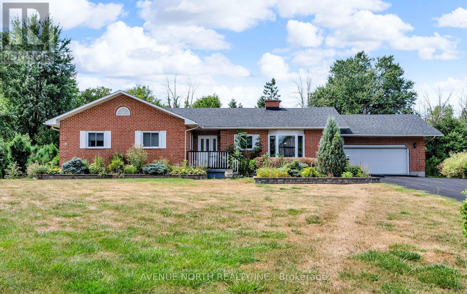 Photo 3 of 5514 Poplar Avenue, South Stormont ON