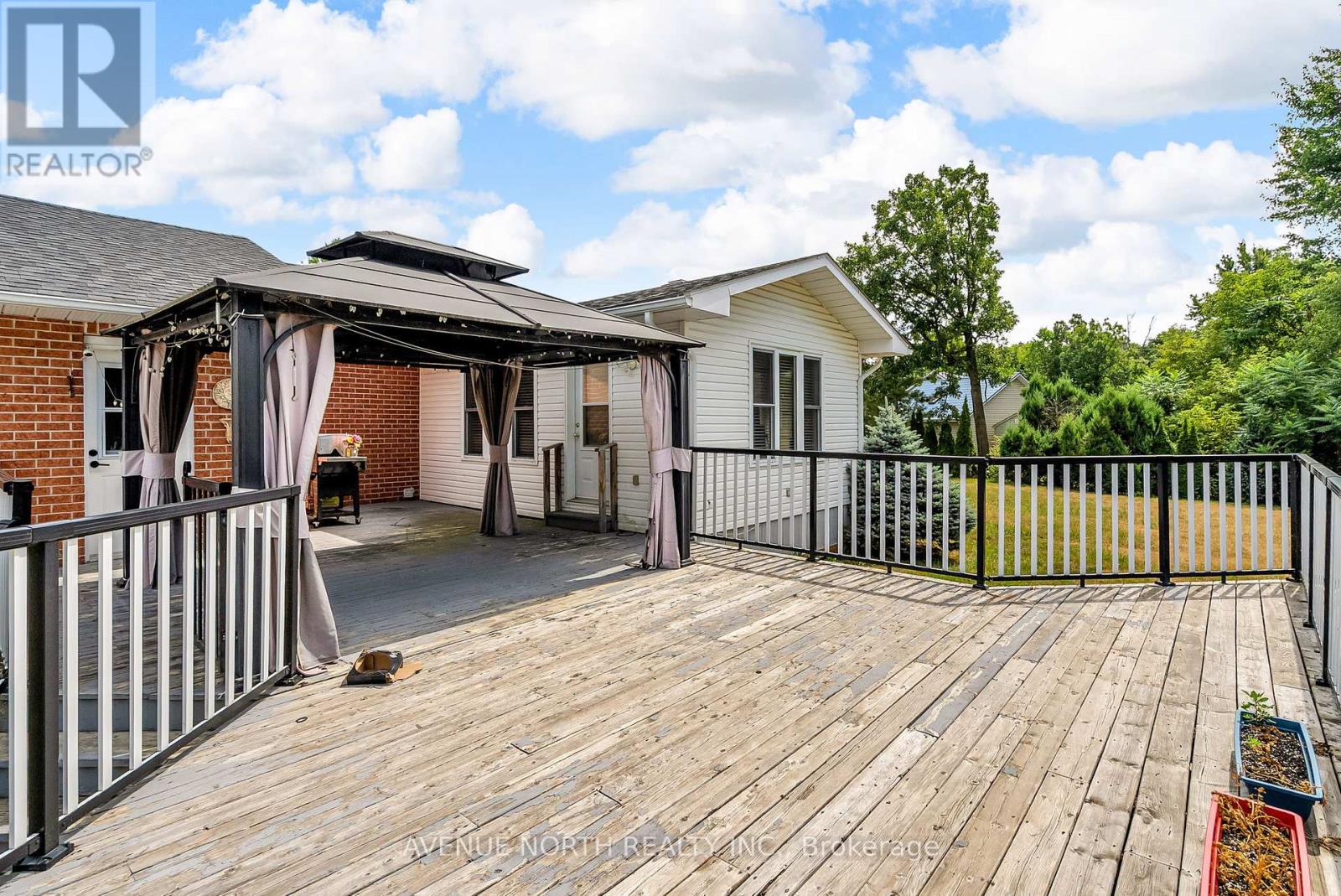 Photo 32 of 5514 Poplar Avenue, South Stormont ON
