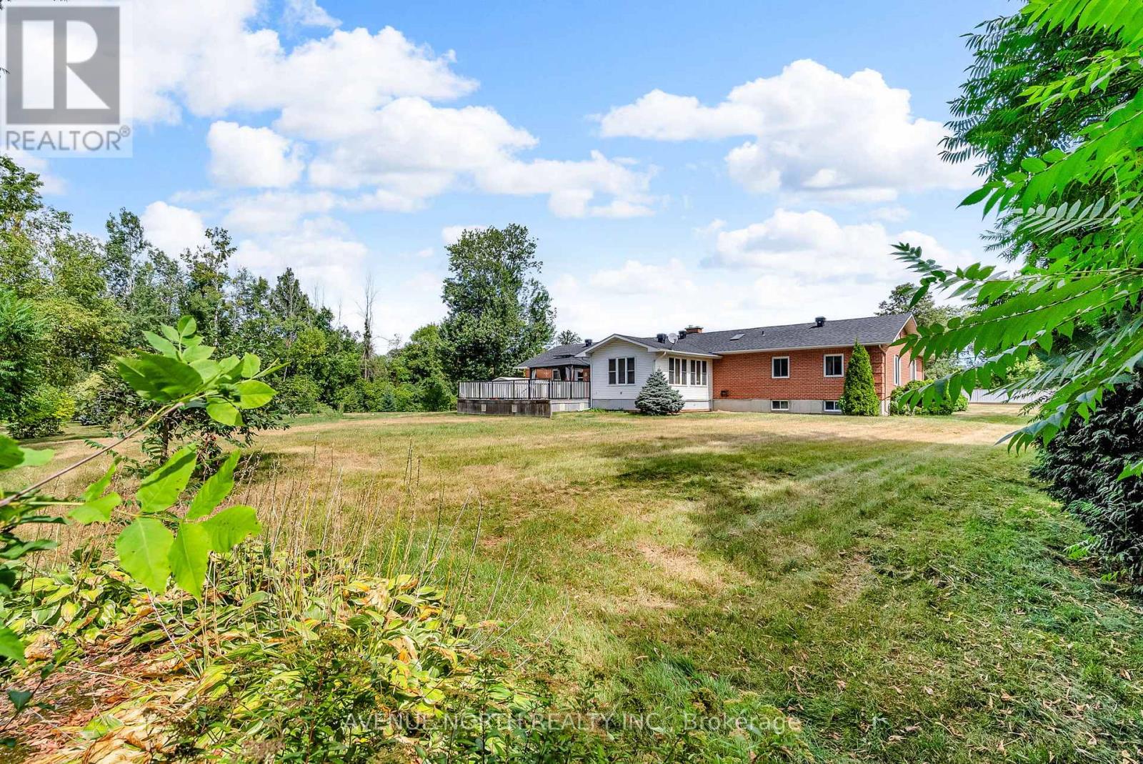 Photo 36 of 5514 Poplar Avenue, South Stormont ON
