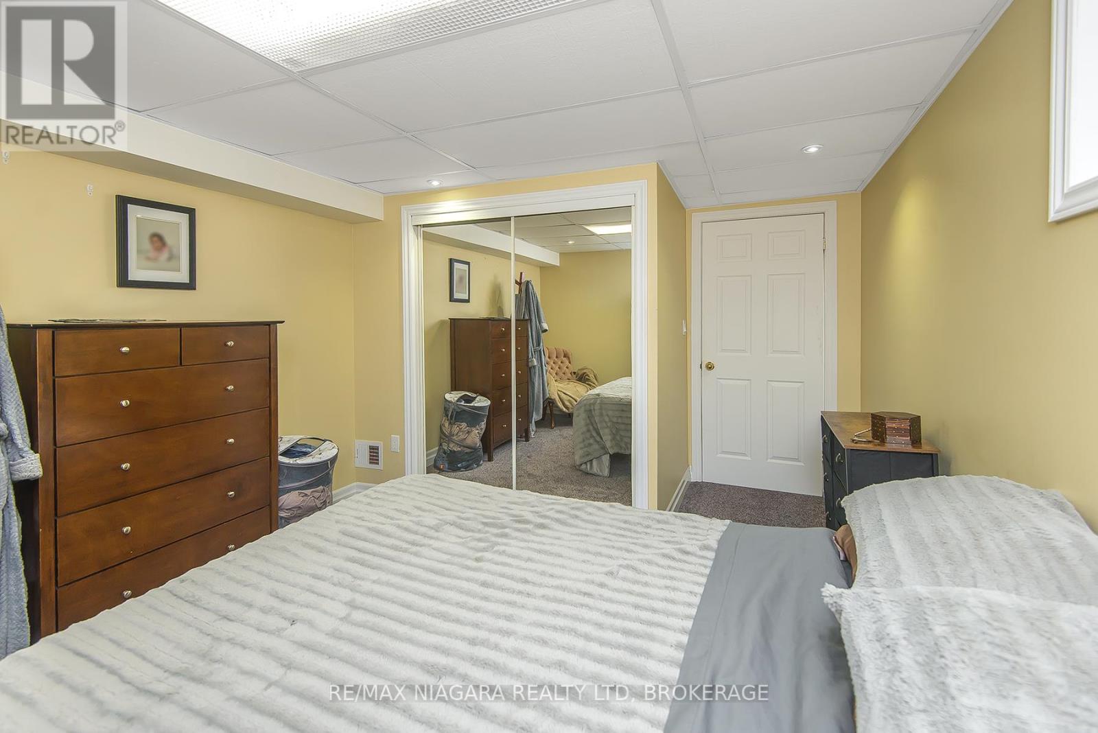 Photo 20 of 47 Lincoln Street, Welland ON