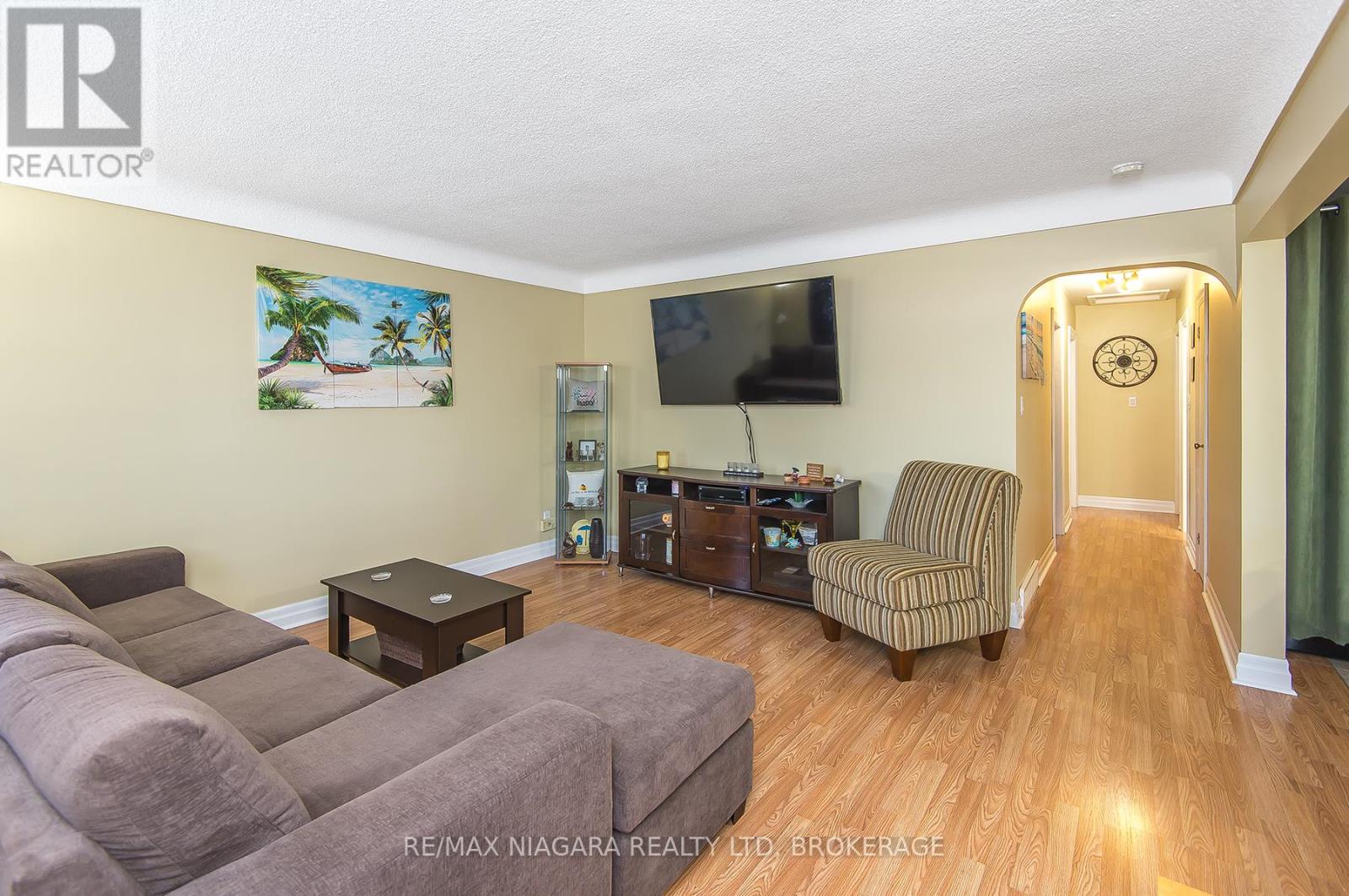 Photo 6 of 47 Lincoln Street, Welland ON