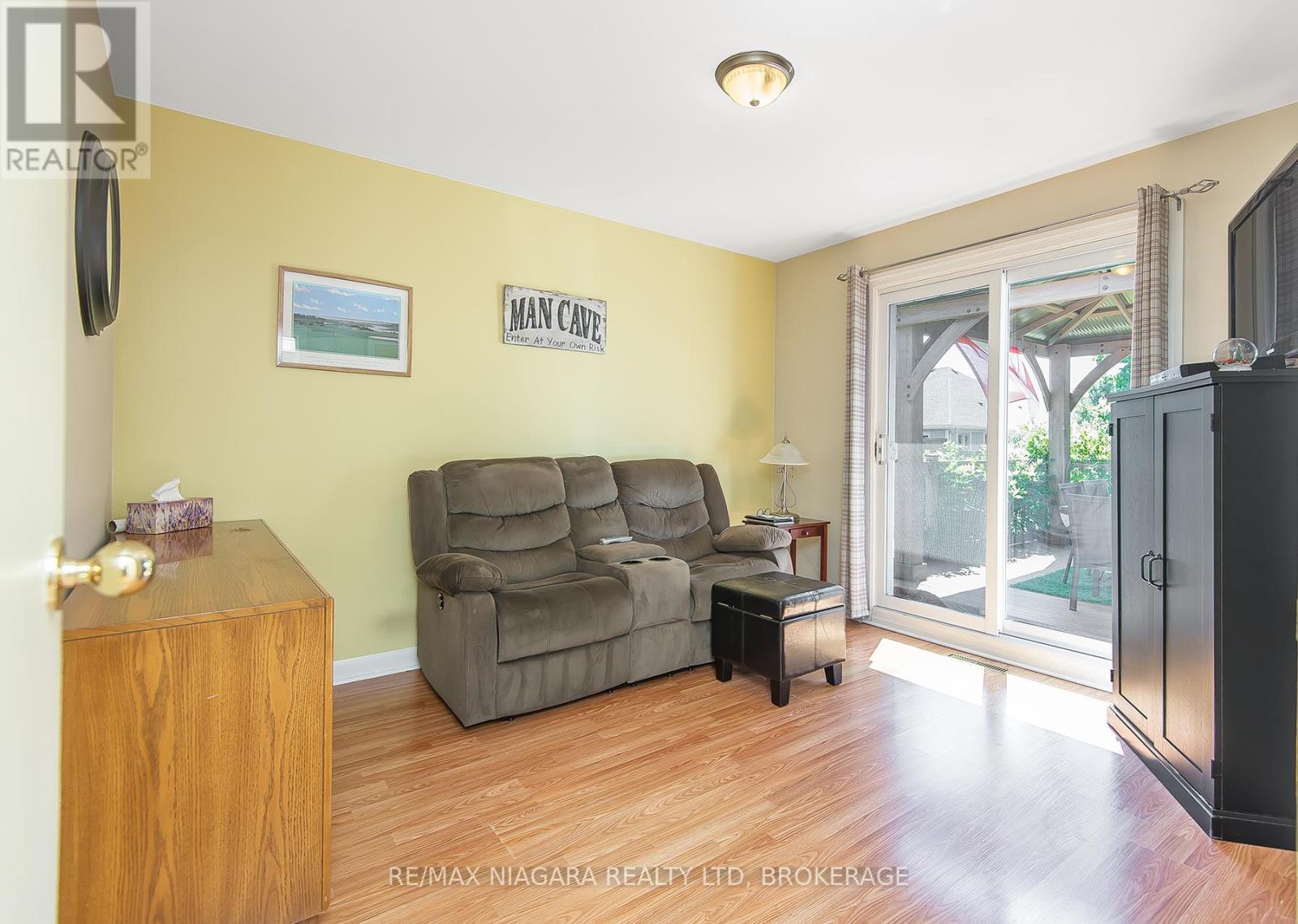 Photo 8 of 47 Lincoln Street, Welland ON