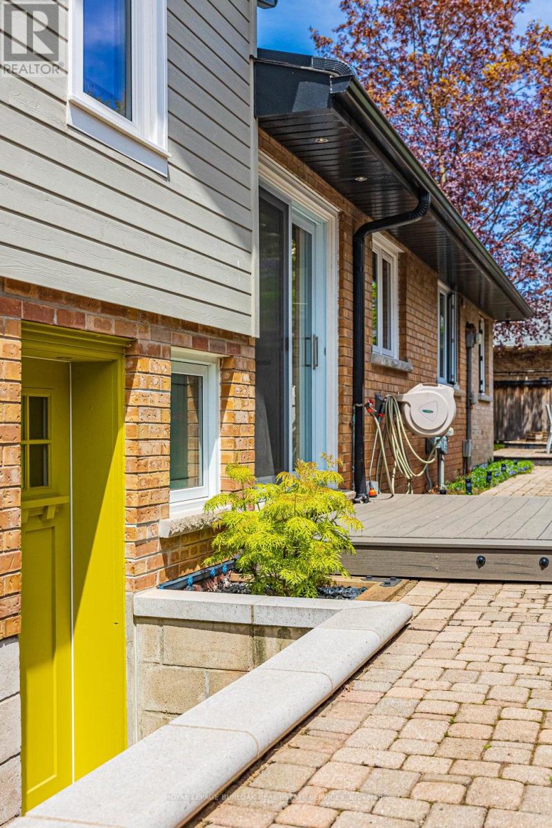 Photo 46 of 313 Silvana Crescent, Burlington ON