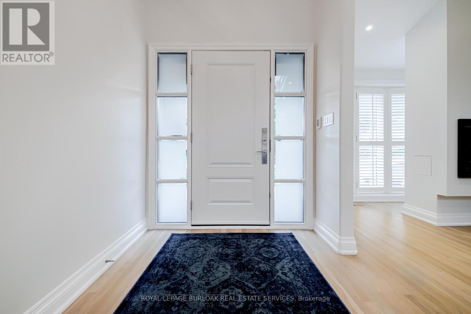 Photo 6 of 313 Silvana Crescent, Burlington ON
