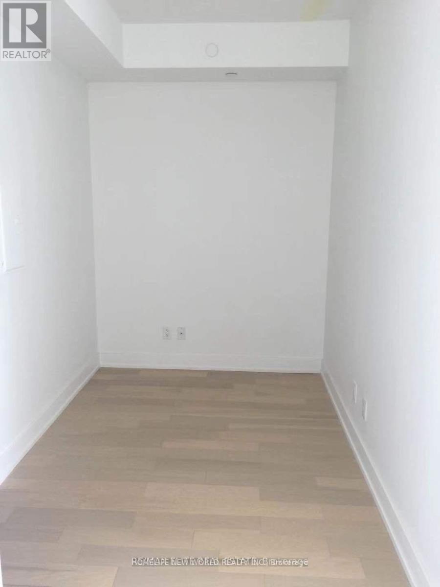 Photo 4 of 3209 7 Grenville Street, Toronto ON