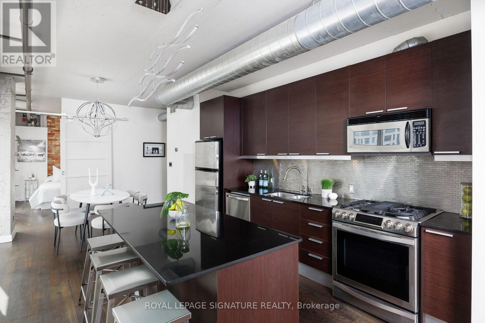 Photo 5 of 801 169 John Street, Toronto ON