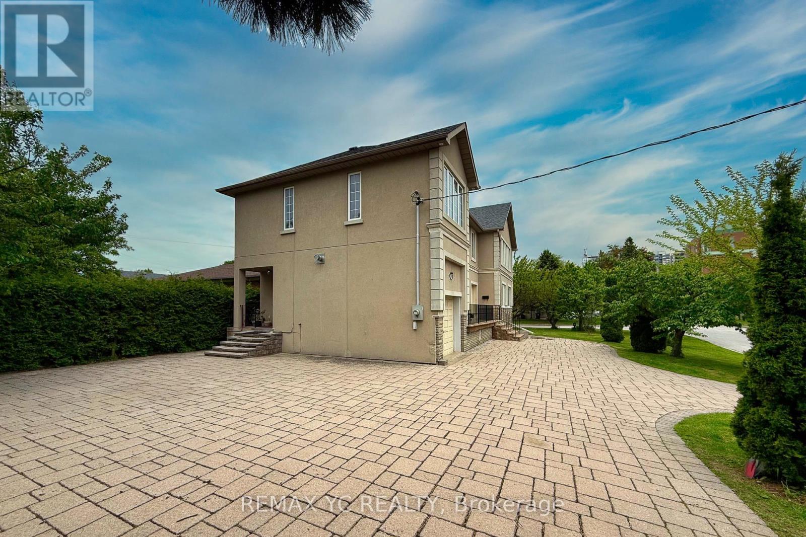 Photo 2 of 18 Mullet Road, Toronto ON
