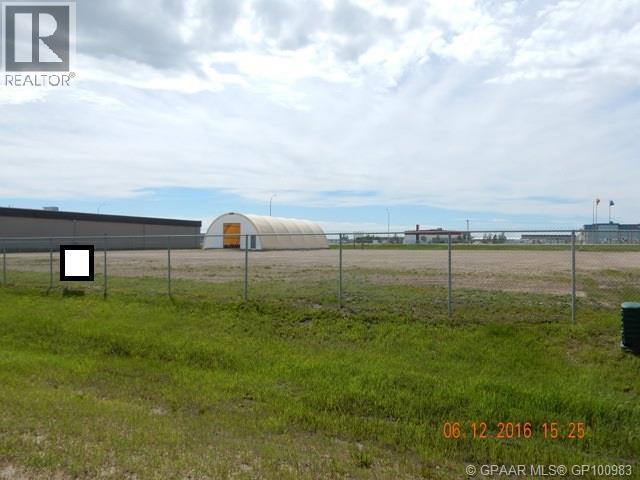 Photo 2 of 8606 99 Street, Clairmont AB