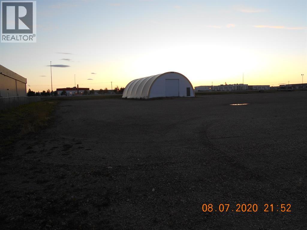 Photo 3 of 8606 99 Street, Clairmont AB