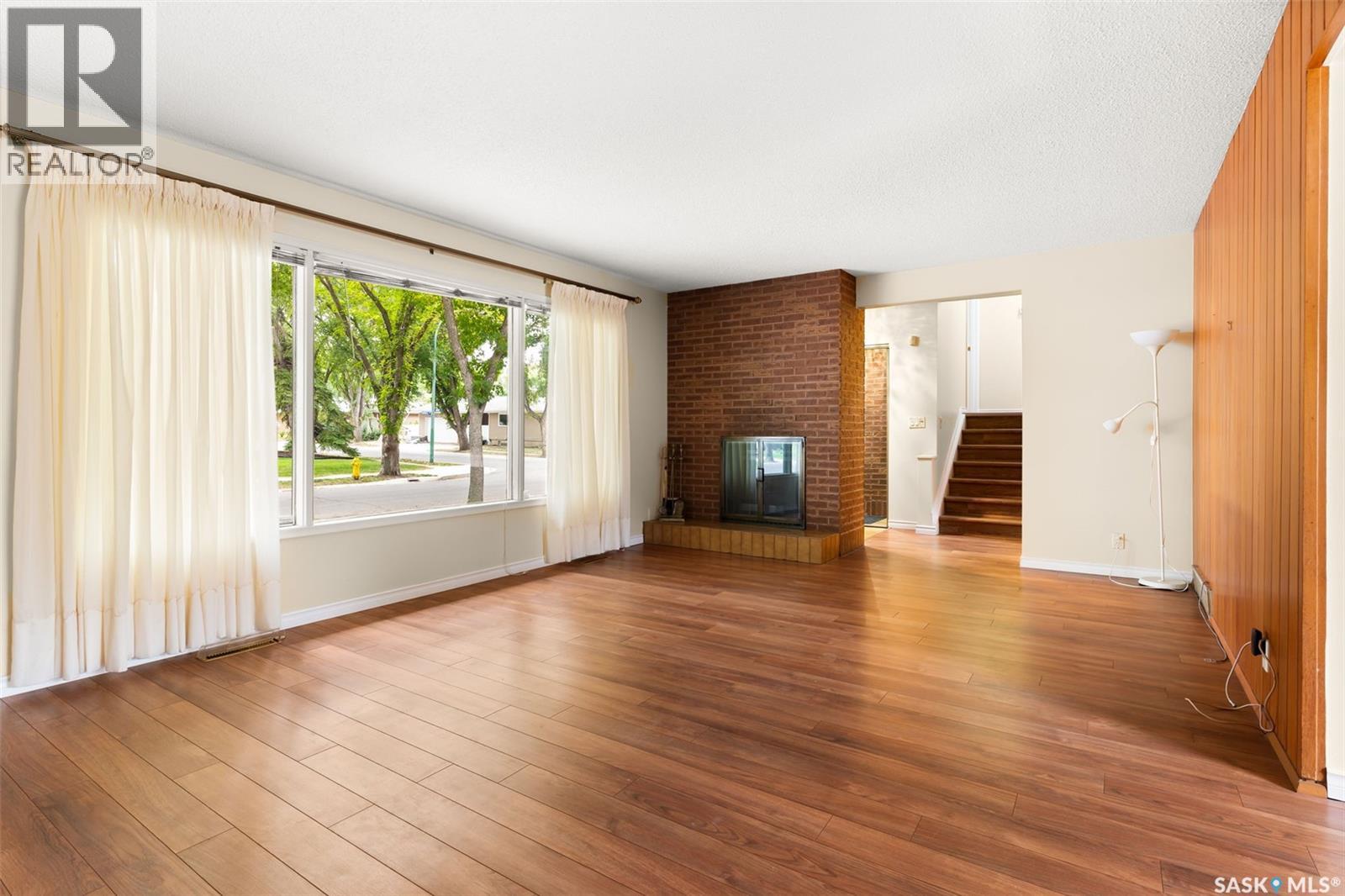 Photo 5 of 1536 Uhrich Avenue, Regina SK