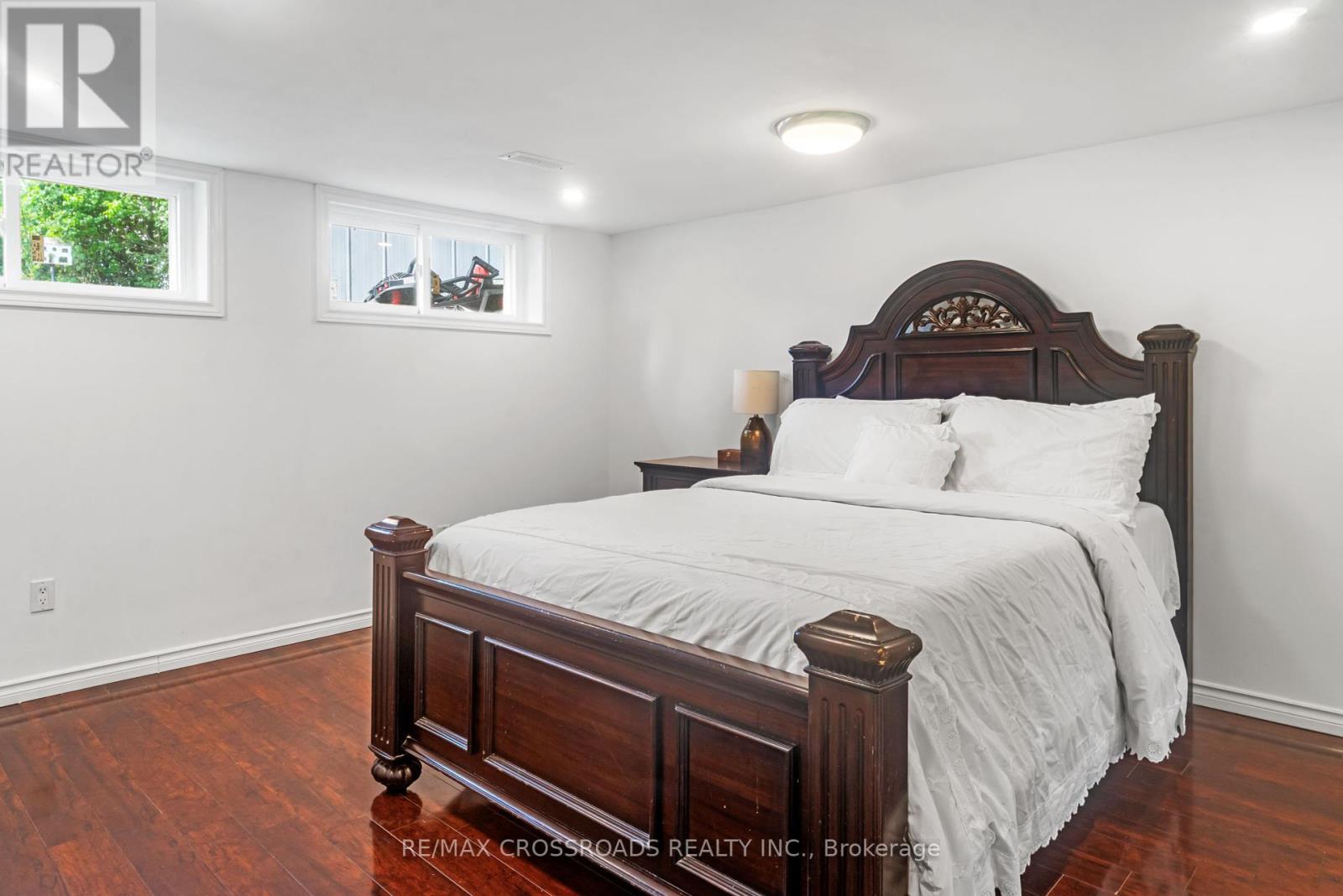 Photo 26 of 46 Ronway Crescent, Toronto ON