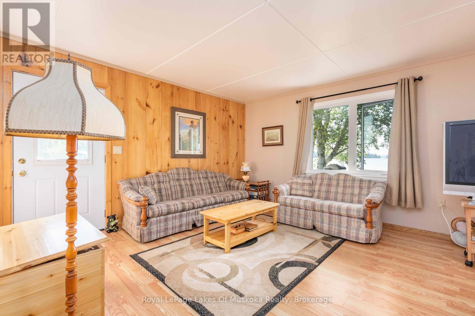 Photo 10 of 3105 520 Highway, Magnetawan ON
