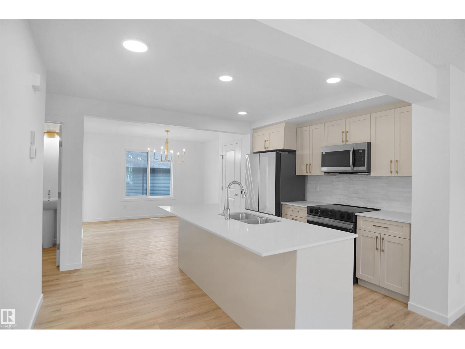 Photo 8 of 1277 Keswick Dr Sw, Edmonton AB
