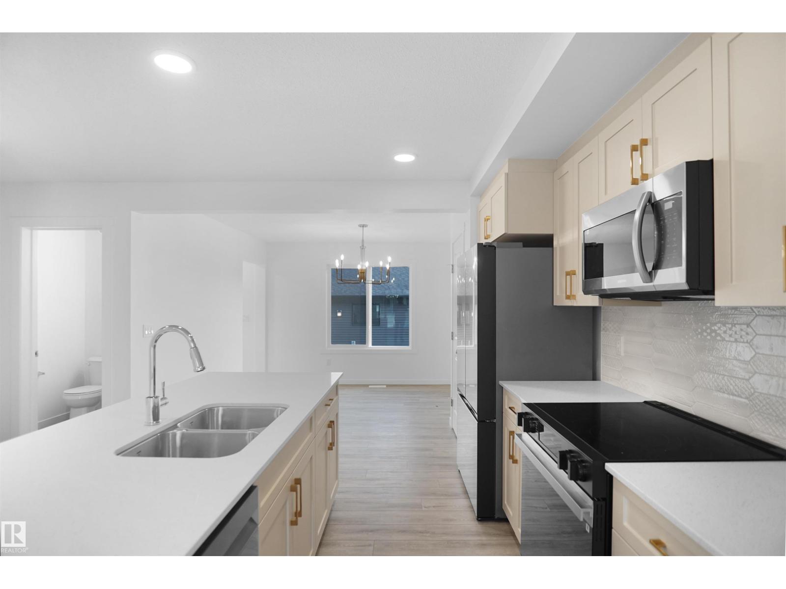 Photo 11 of 1277 Keswick Dr Sw, Edmonton AB