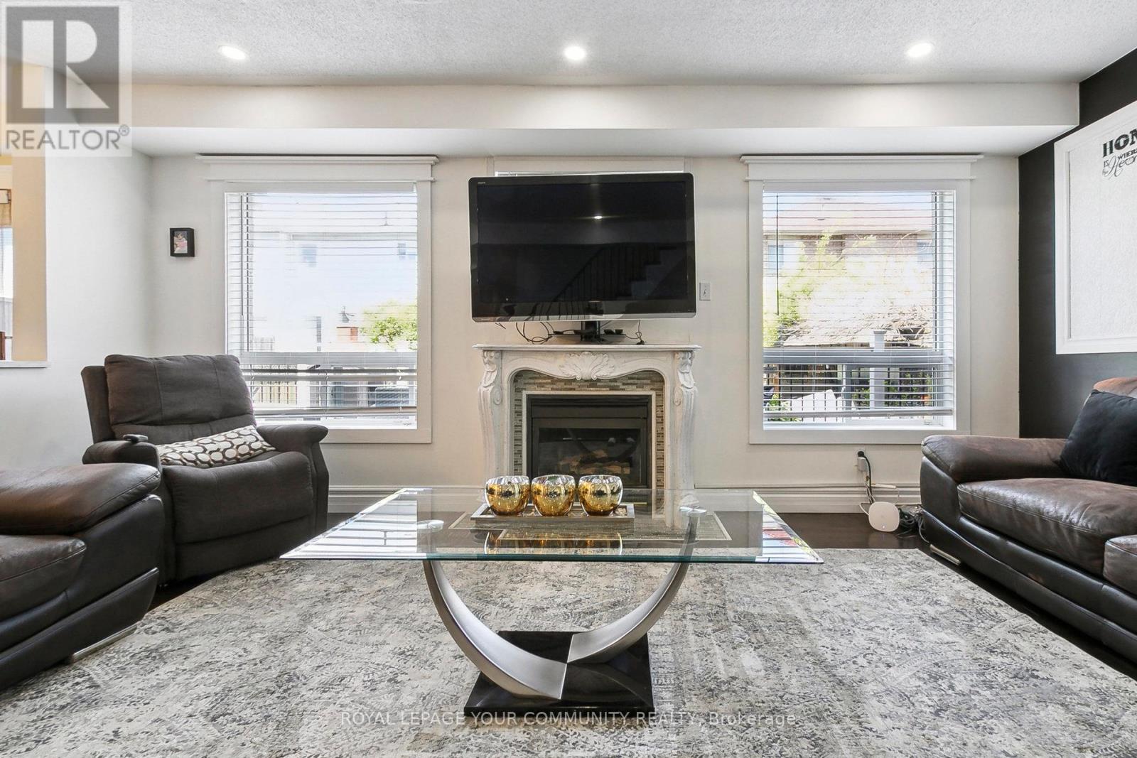 Photo 18 of 10 Greenhalf Drive, Ajax ON