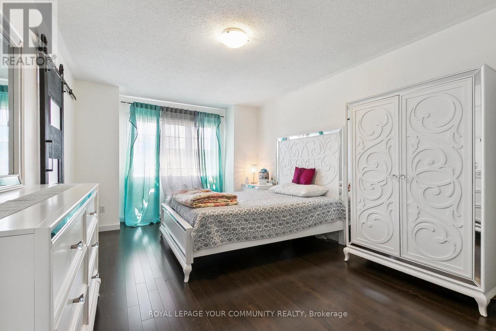 Photo 30 of 10 Greenhalf Drive, Ajax ON