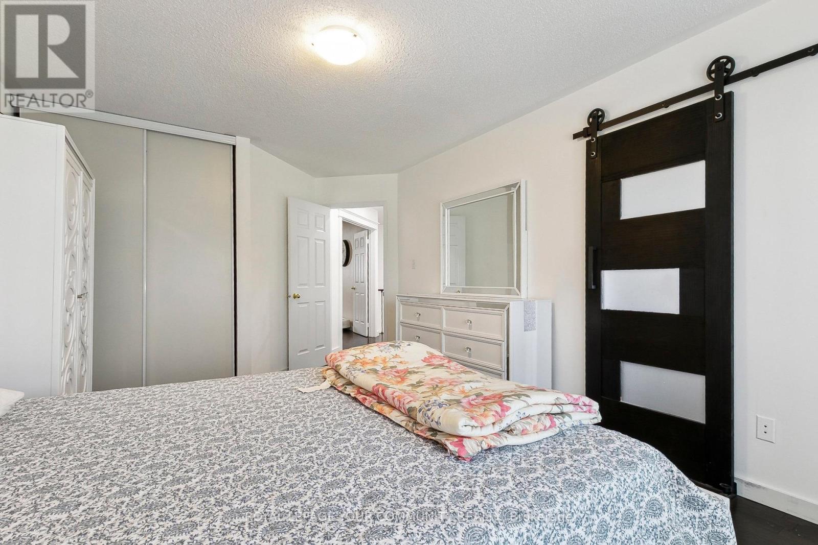 Photo 31 of 10 Greenhalf Drive, Ajax ON