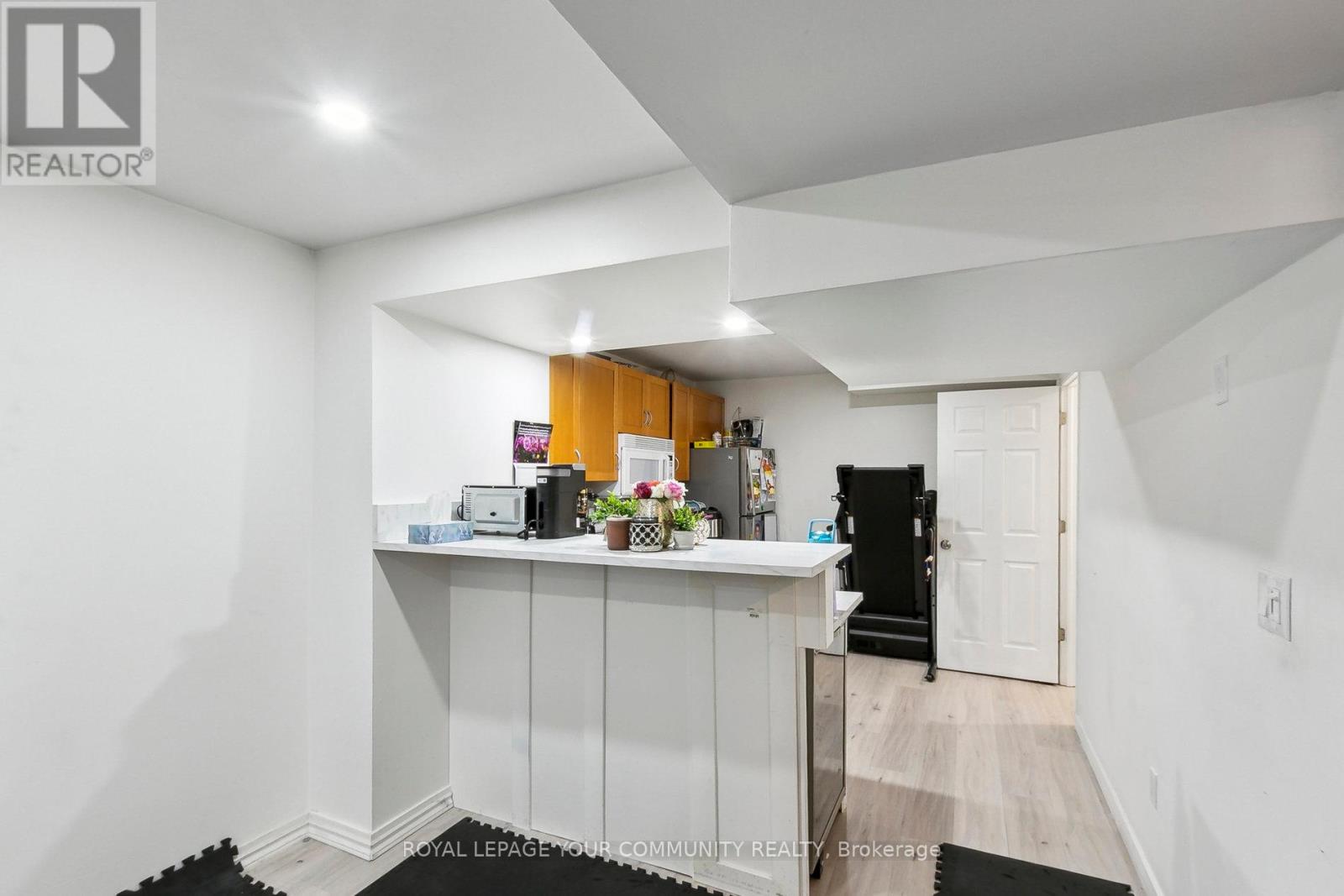 Photo 39 of 10 Greenhalf Drive, Ajax ON