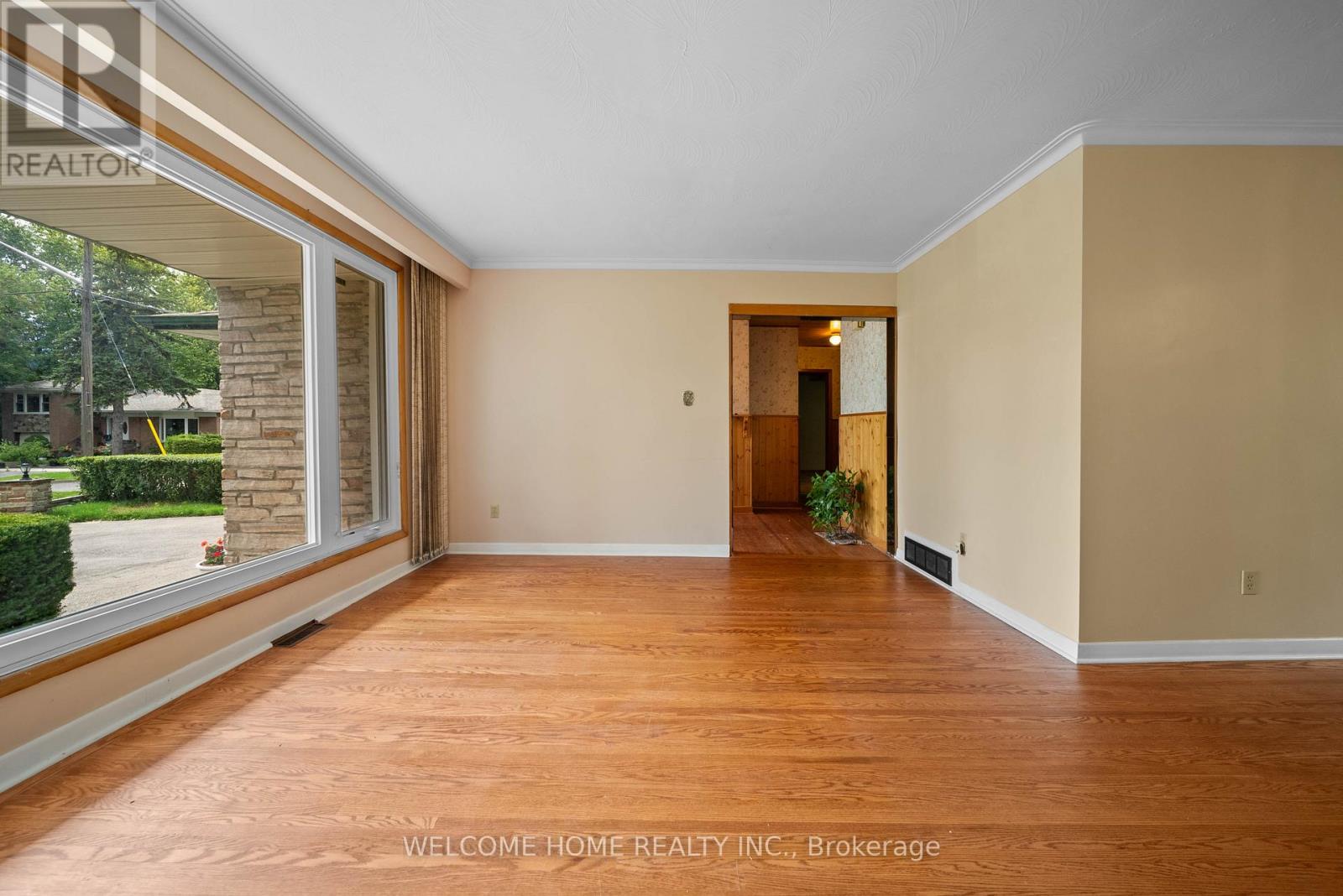 Photo 8 of 10 Pengelly Court, Toronto ON