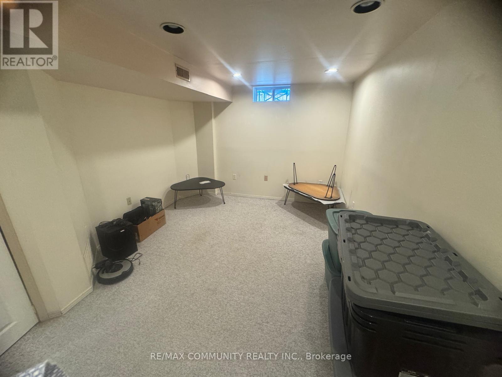 Photo 19 of 14 Blacksmith Lane, Whitby ON