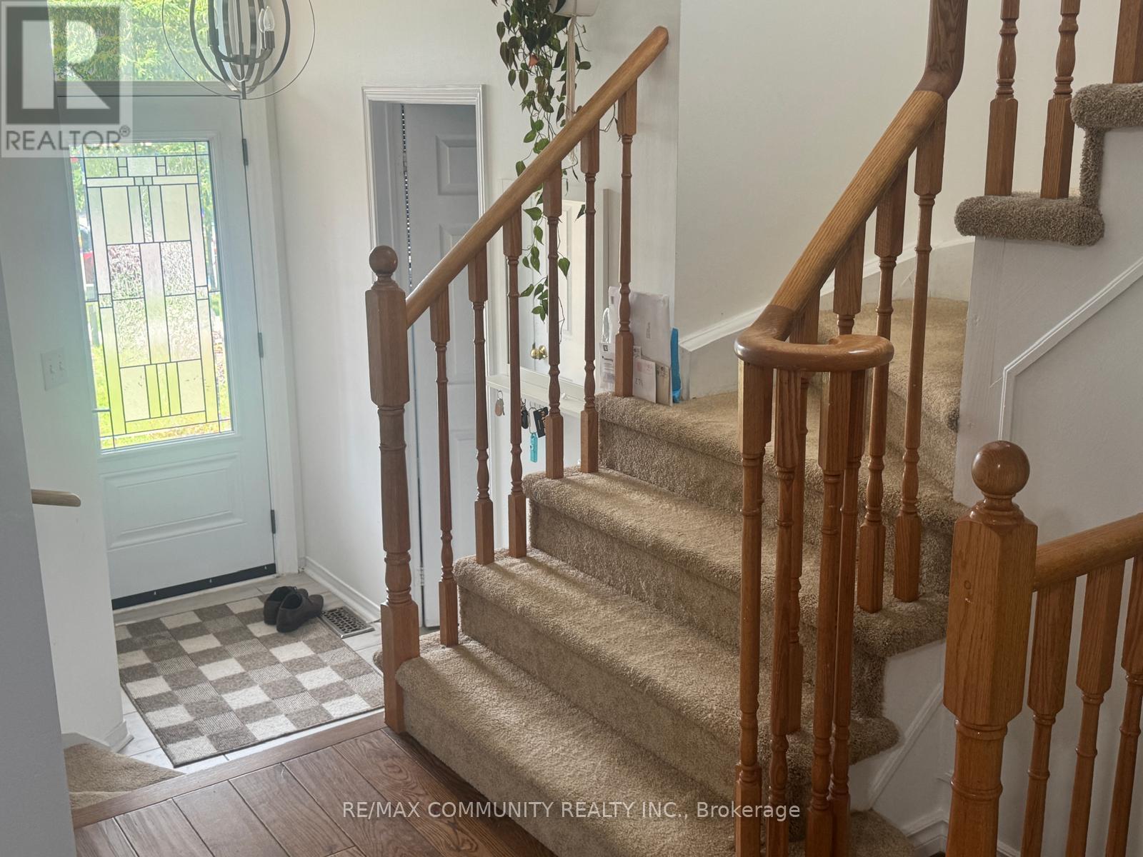Photo 23 of 14 Blacksmith Lane, Whitby ON