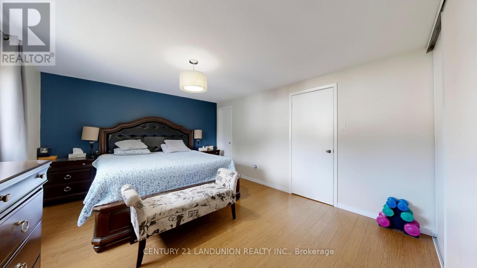 Photo 18 of 132 Silver Springs Boulevard, Toronto ON