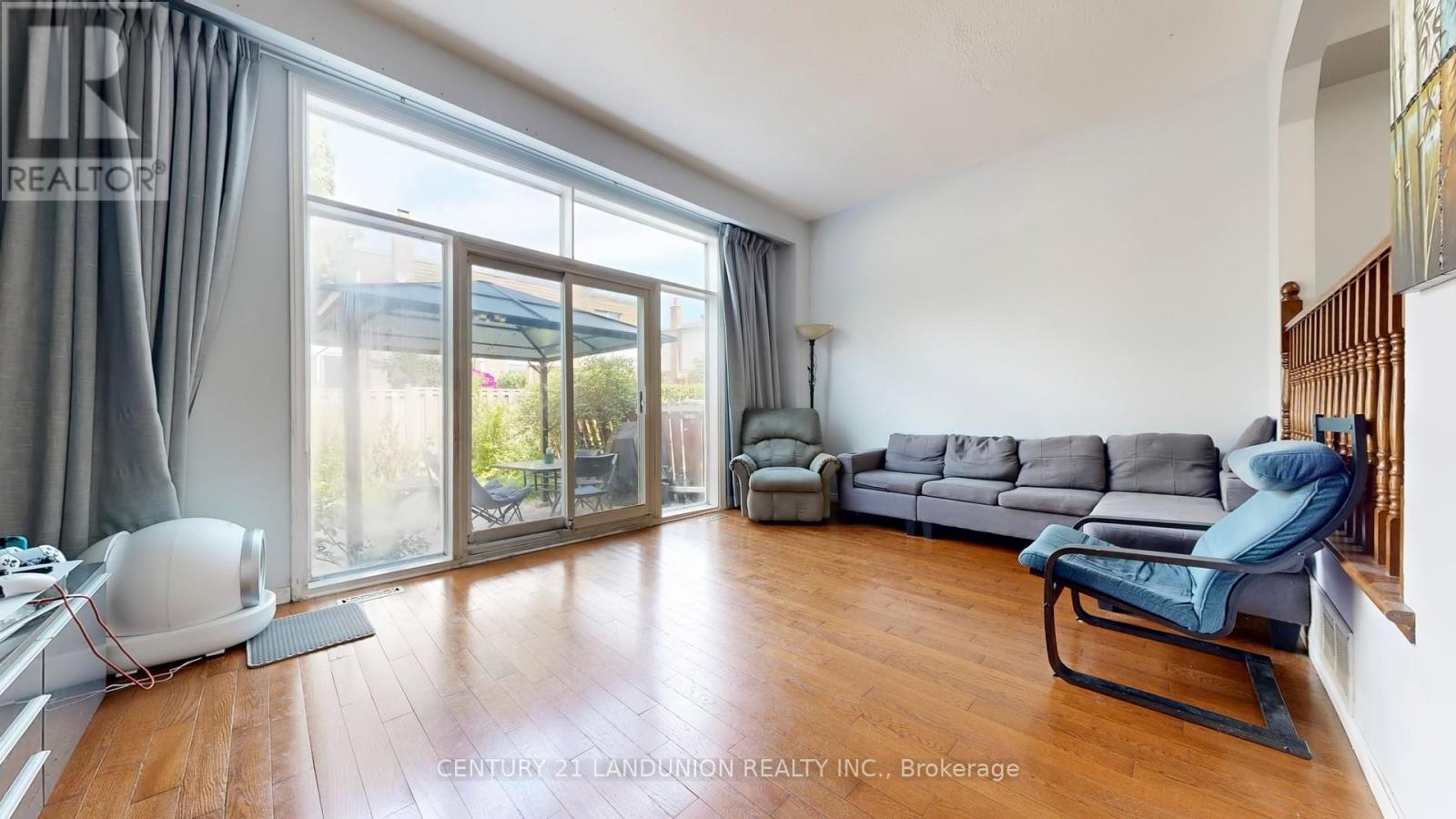 Photo 3 of 132 Silver Springs Boulevard, Toronto ON
