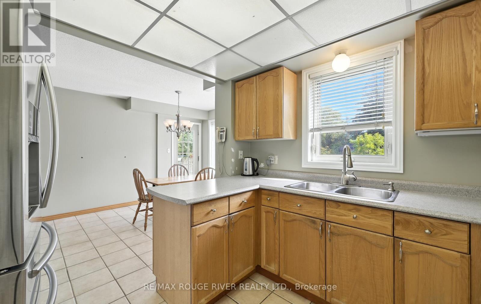 Photo 15 of 575 Dunrobin Court, Oshawa ON