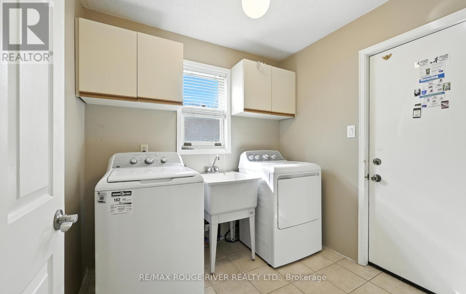 Photo 19 of 575 Dunrobin Court, Oshawa ON