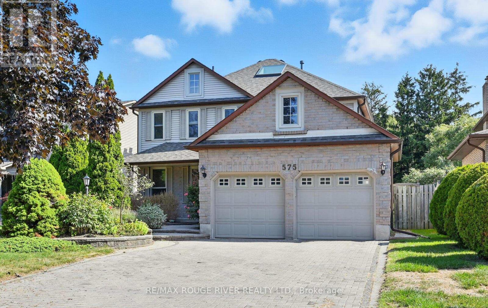 Photo 2 of 575 Dunrobin Court, Oshawa ON