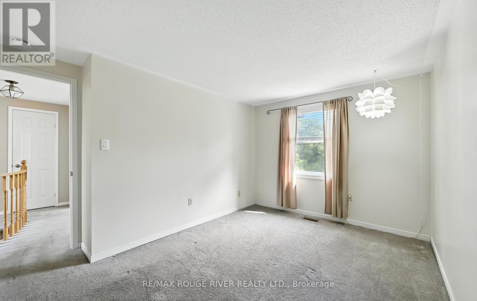 Photo 24 of 575 Dunrobin Court, Oshawa ON