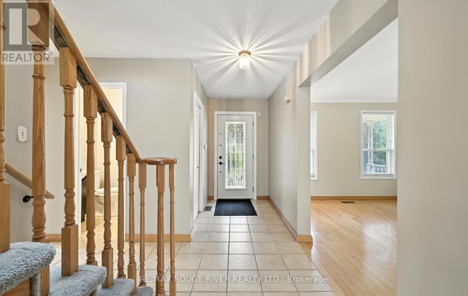 Photo 5 of 575 Dunrobin Court, Oshawa ON