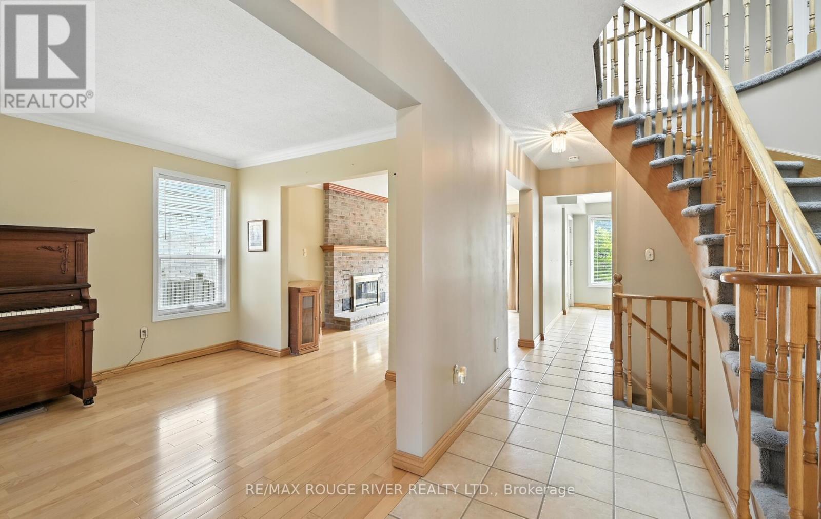 Photo 6 of 575 Dunrobin Court, Oshawa ON