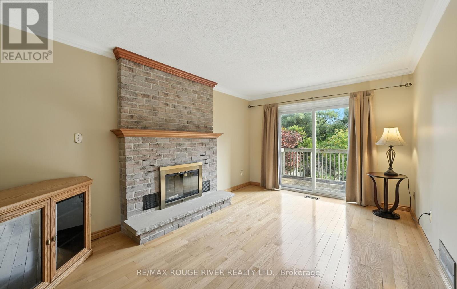 Photo 9 of 575 Dunrobin Court, Oshawa ON