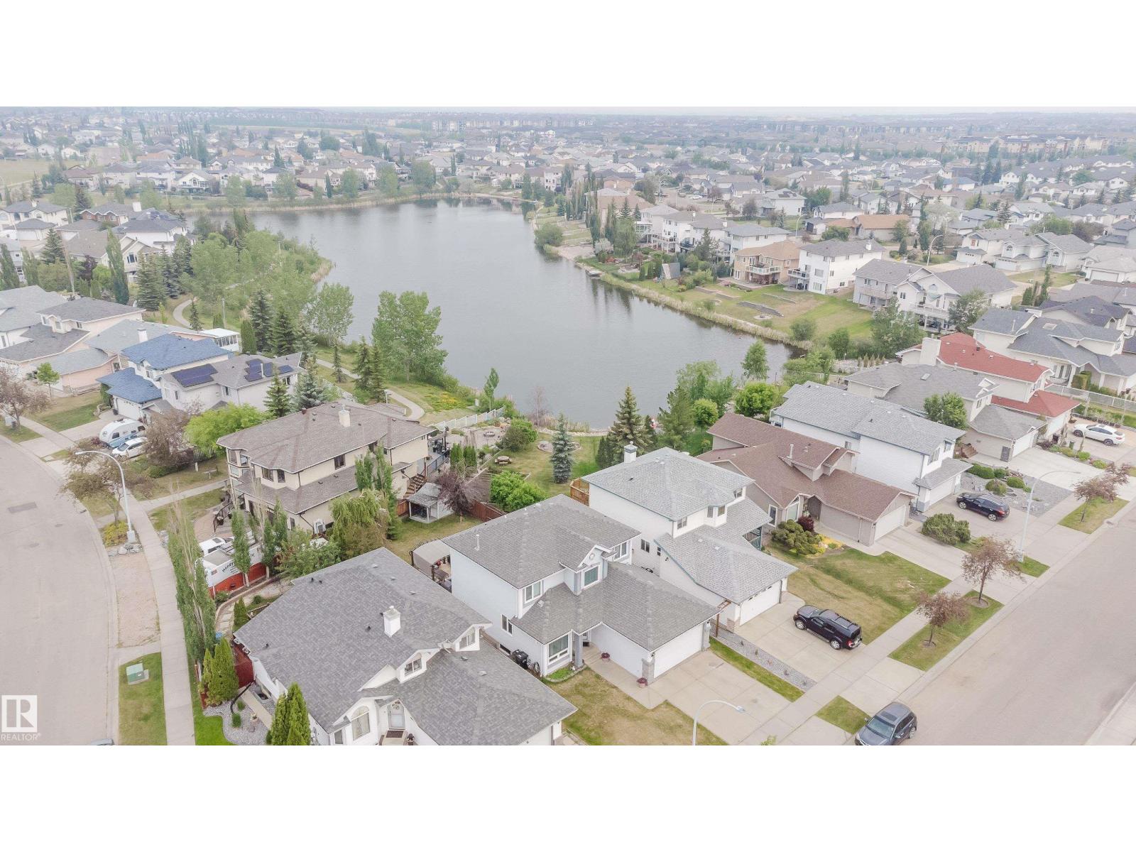 Photo 3 of 442 Klarvatten Lake Wd Nw, Edmonton AB