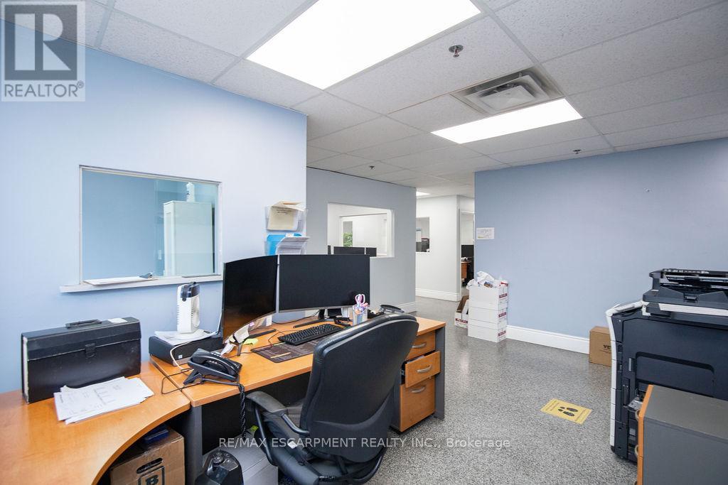 Photo 18 of 42 Niagara Street E, Hamilton ON