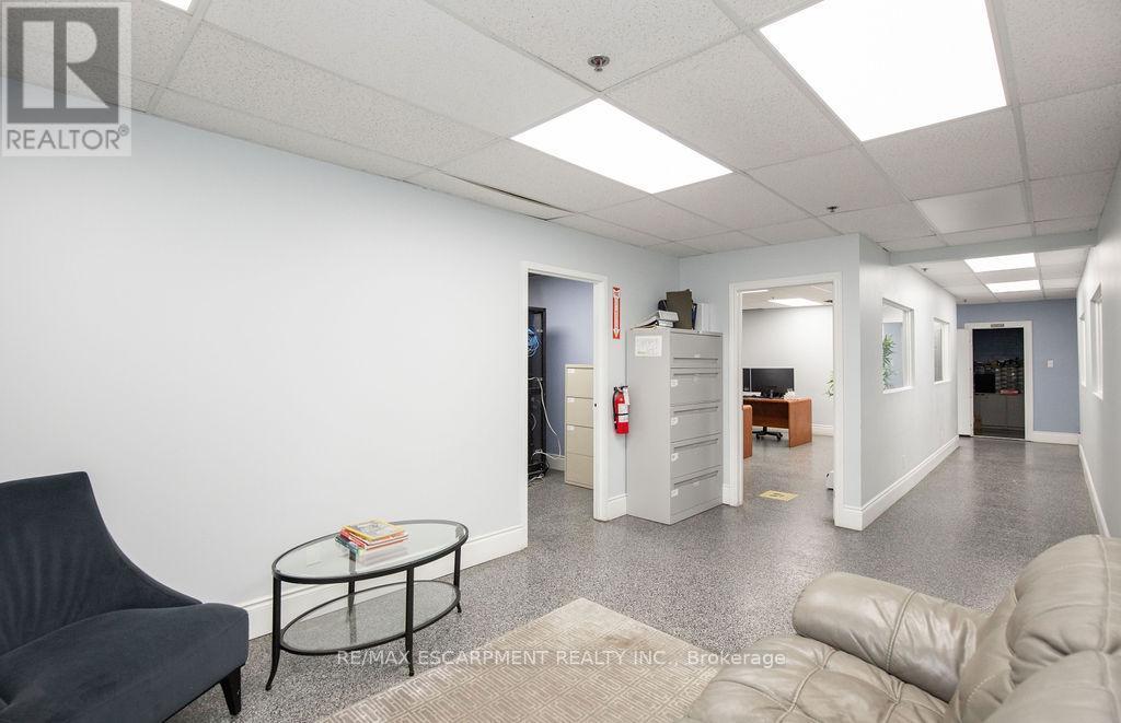 Photo 23 of 42 Niagara Street E, Hamilton ON