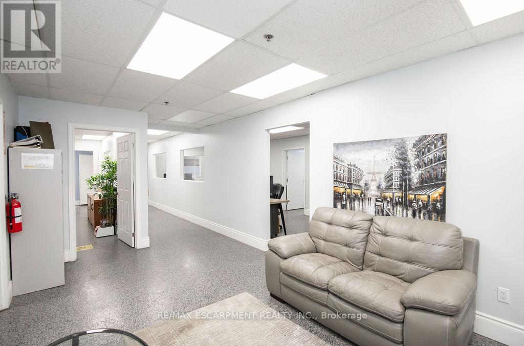 Photo 22 of 42 Niagara Street E, Hamilton ON