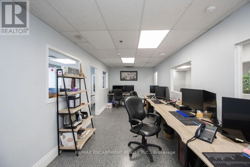 Photo 6 of 42 Niagara Street E, Hamilton ON
