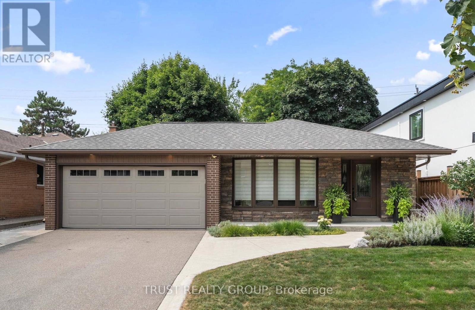 Photo 1 of 18 Deanecrest Road, Toronto ON