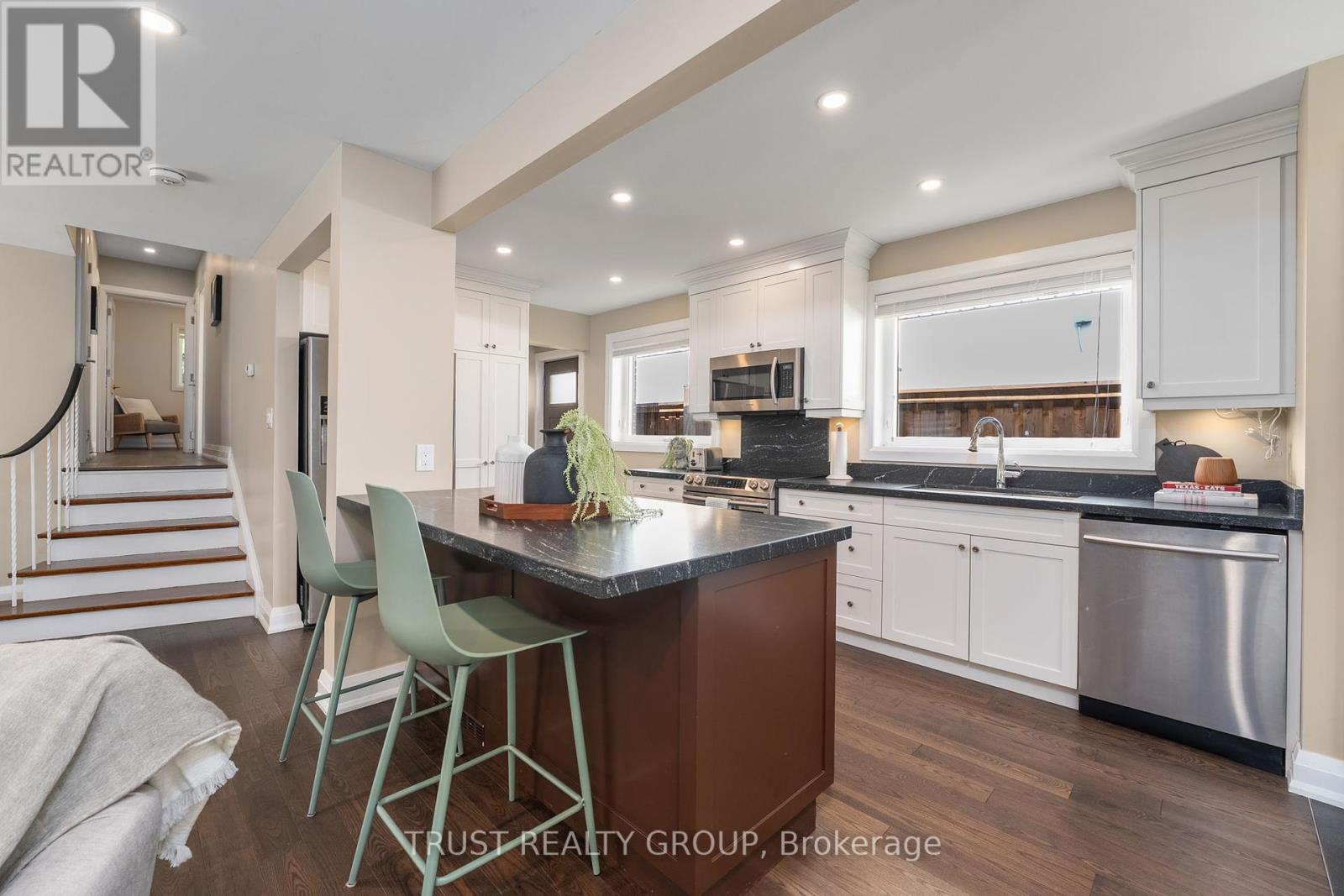 Photo 11 of 18 Deanecrest Road, Toronto ON