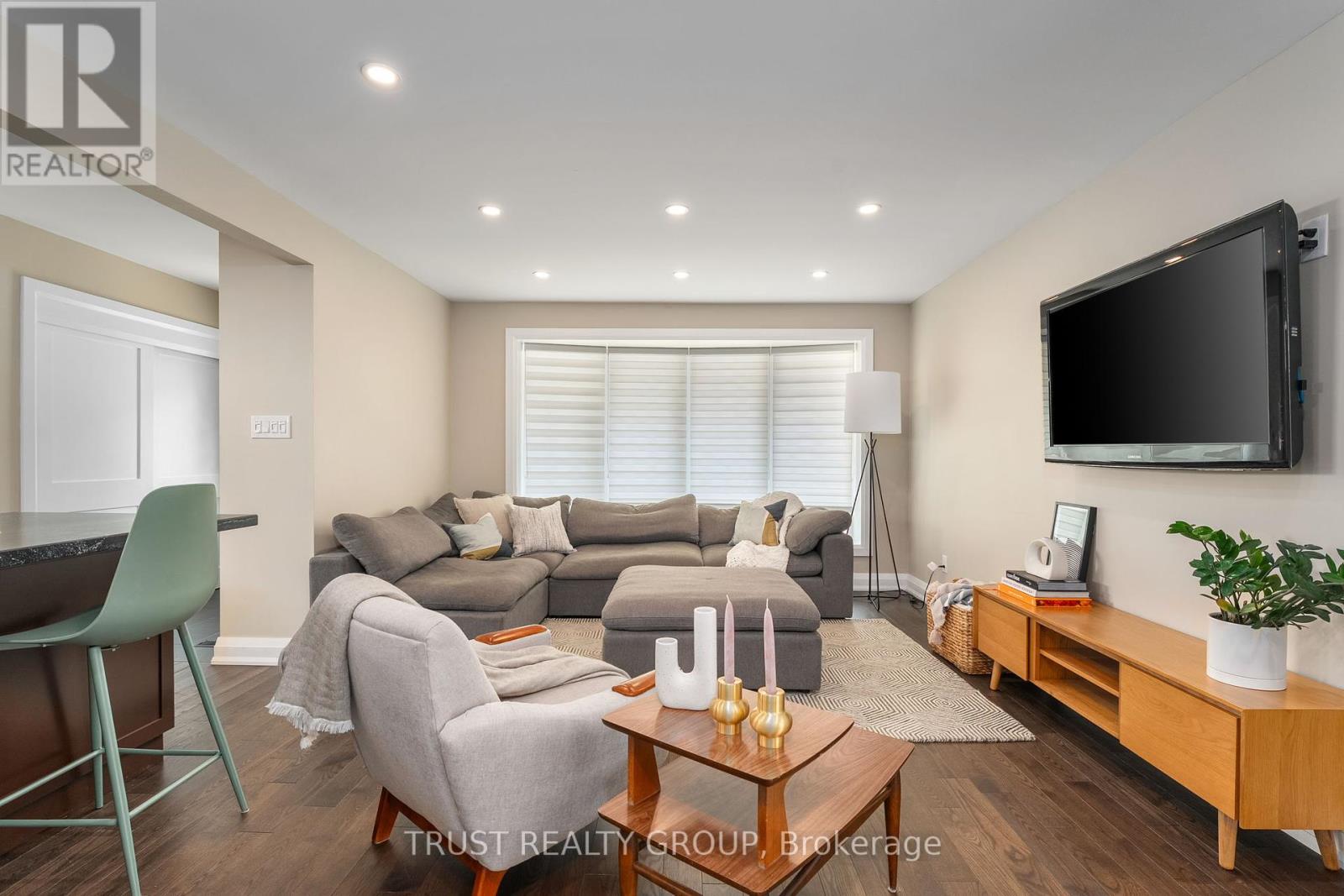 Photo 15 of 18 Deanecrest Road, Toronto ON