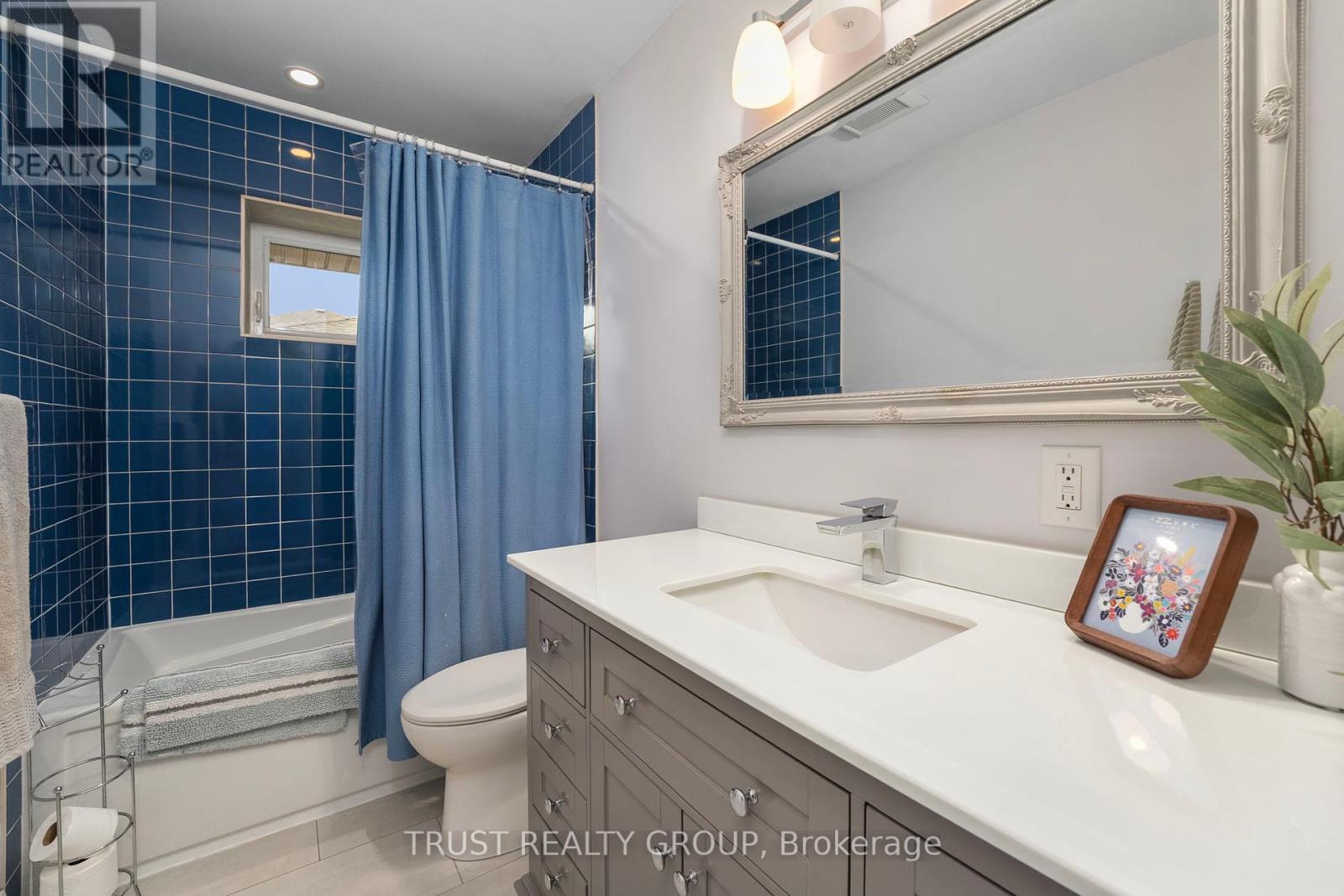 Photo 20 of 18 Deanecrest Road, Toronto ON