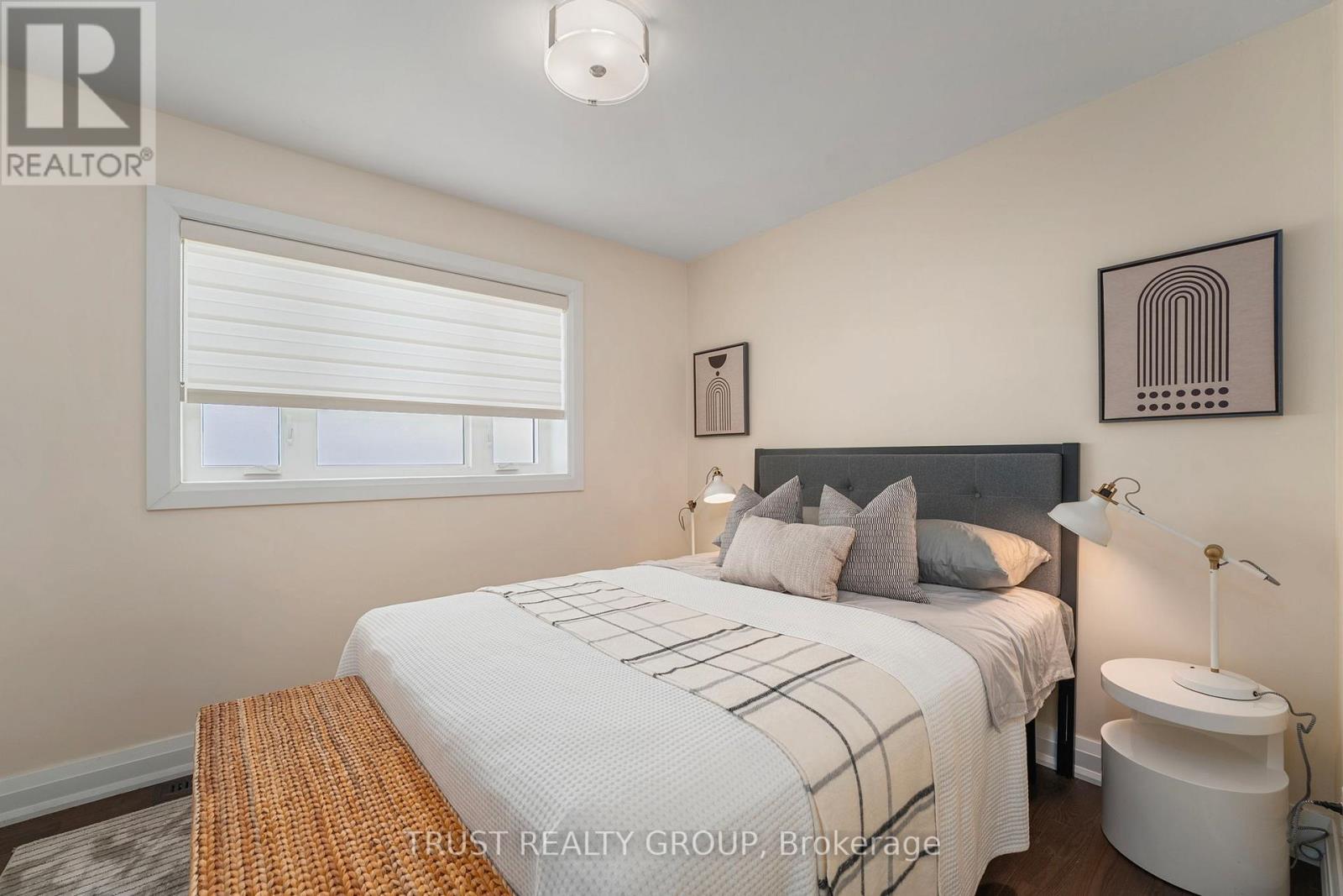 Photo 27 of 18 Deanecrest Road, Toronto ON