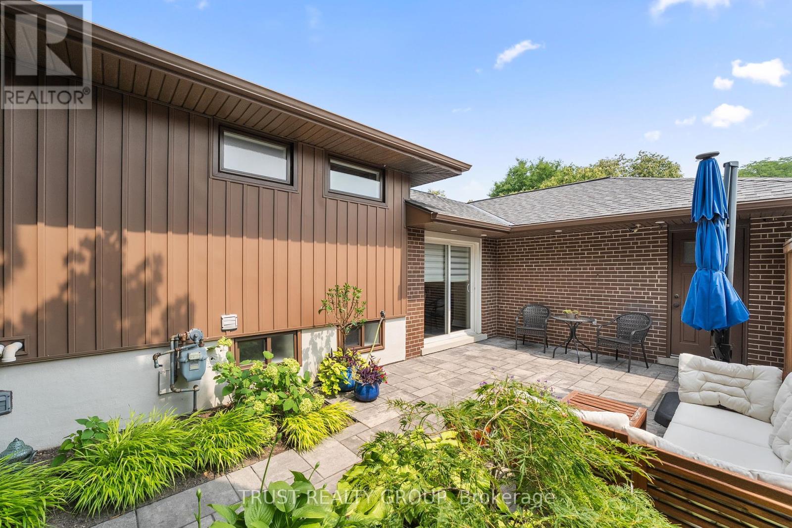 Photo 39 of 18 Deanecrest Road, Toronto ON
