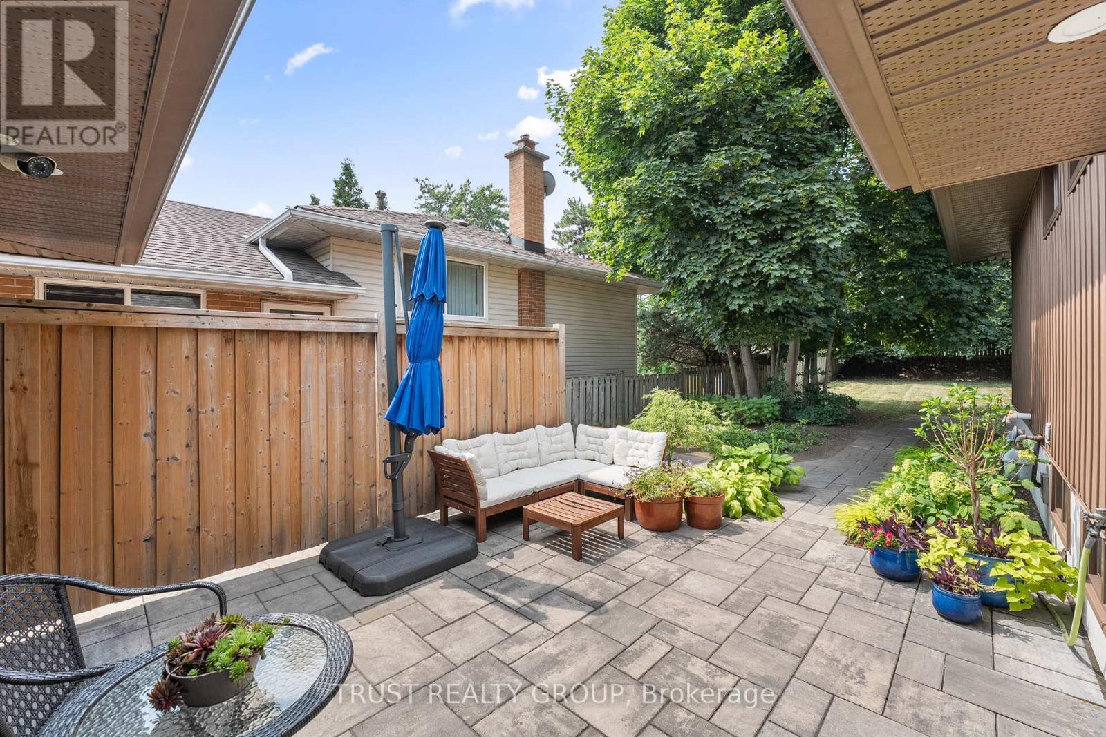 Photo 40 of 18 Deanecrest Road, Toronto ON