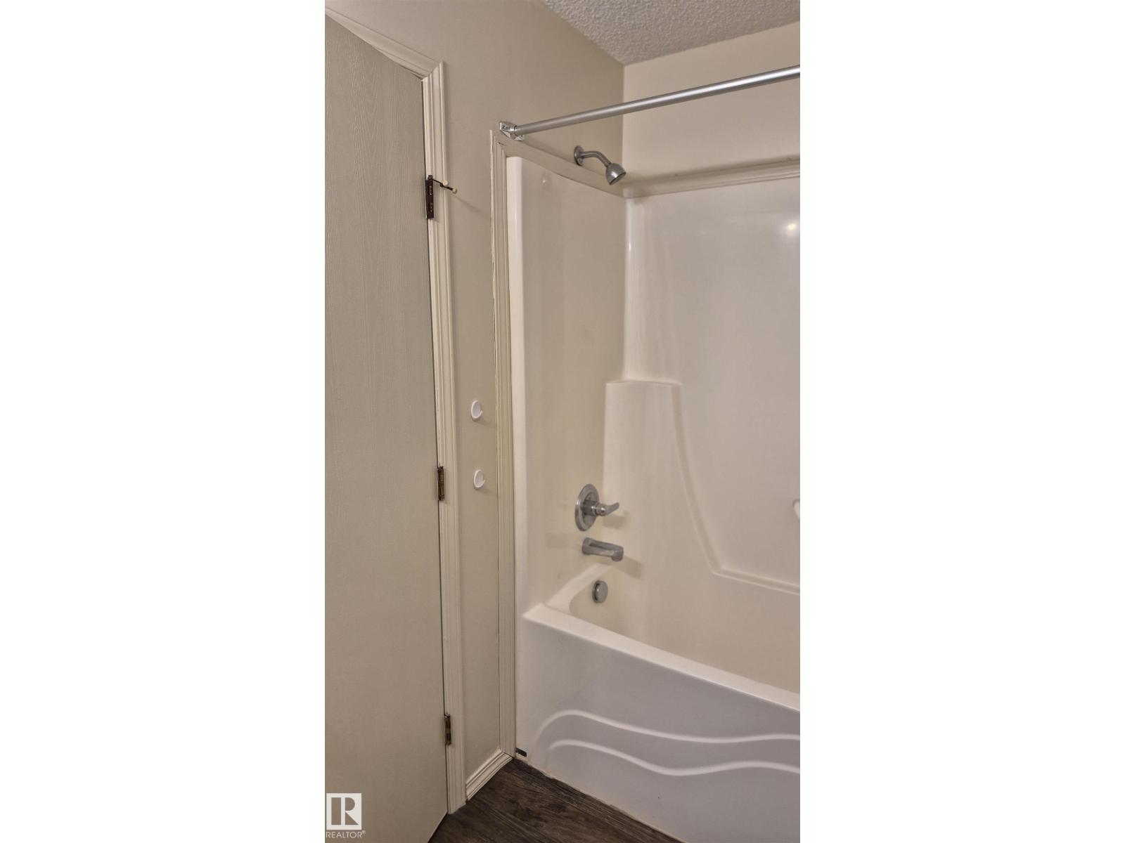 Photo 17 of 114 2430 Guardian Rd Nw, Edmonton AB