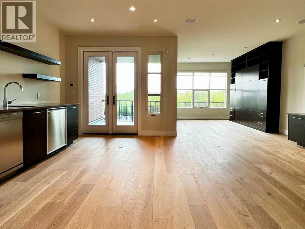 Photo 2 of 113 Aspen Meadows Hill Sw, Calgary AB