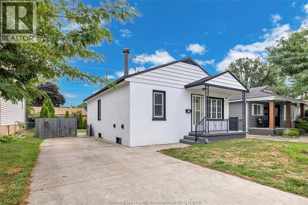 Photo 3 of 1124 St Louis, Windsor ON