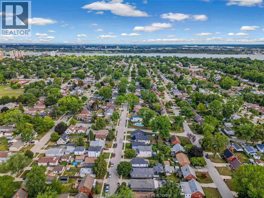 Photo 35 of 1124 St Louis, Windsor ON